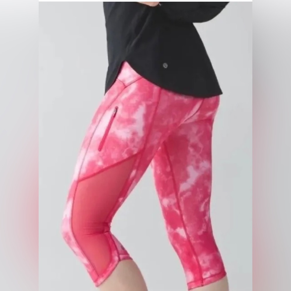 Lululemon Sun Runner Crop Leggings.  Tidal Trip Boom Juice.  size 8. Pristine!
